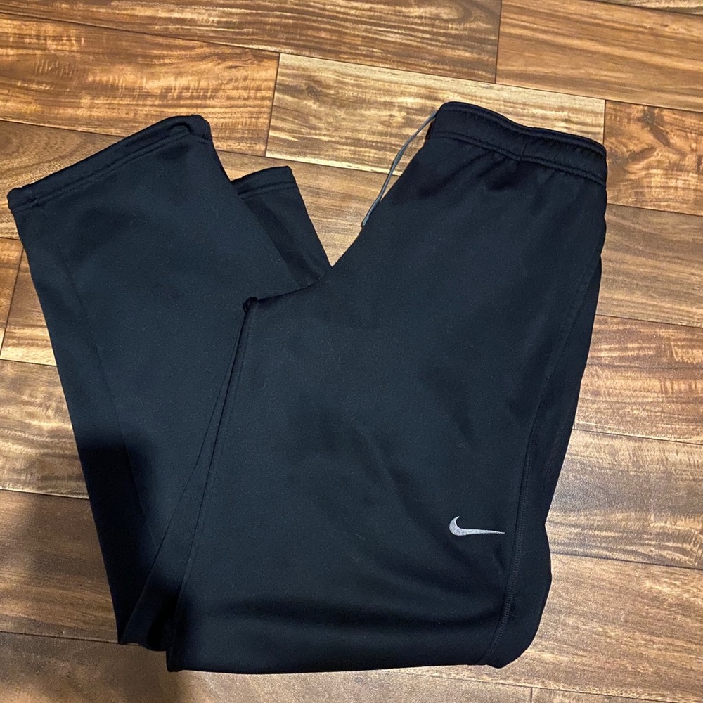 Black Nike therma-fit black pants